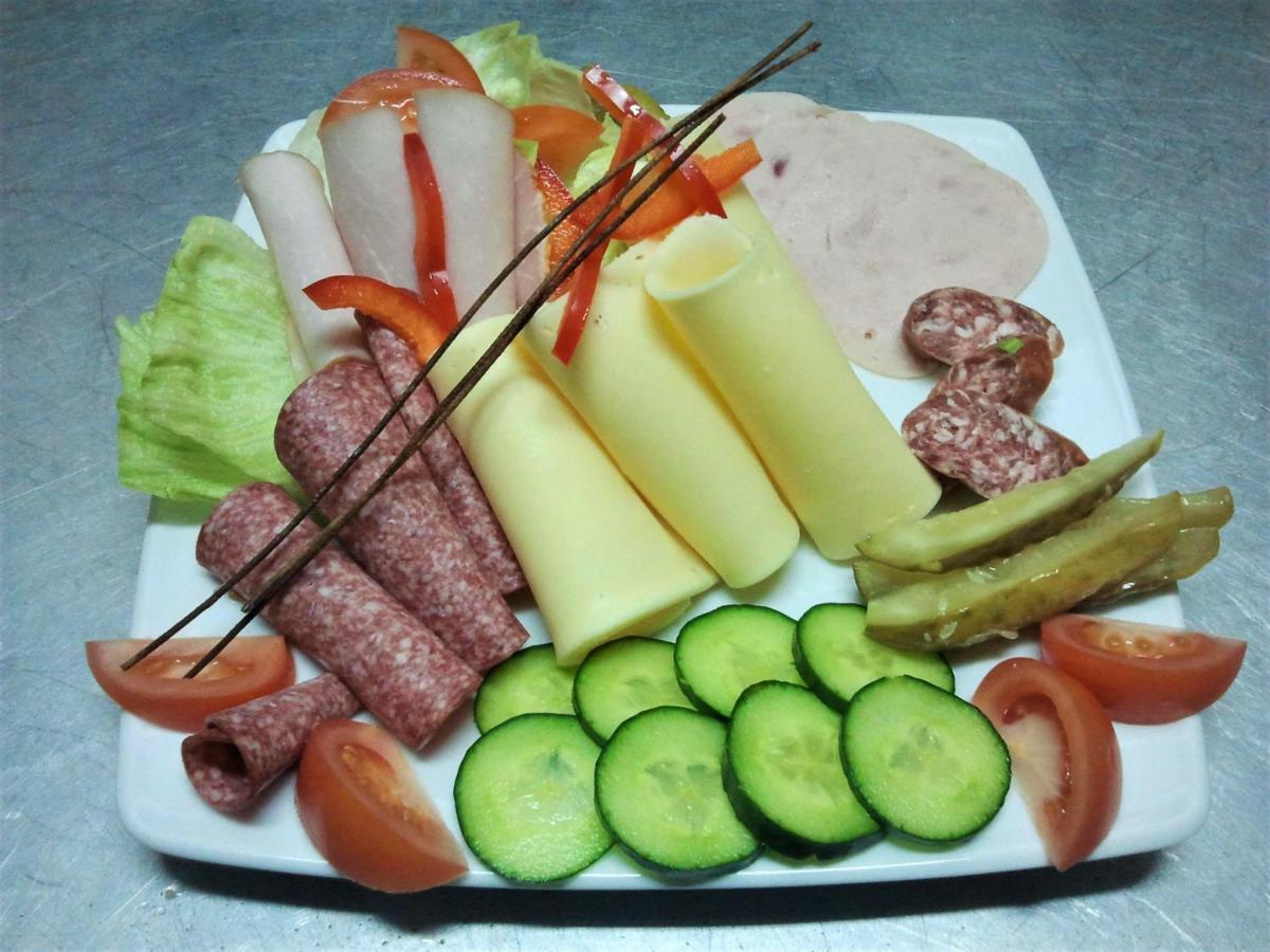 Zajazd Gniewko Mala Karczma Ngoại thất bức ảnh